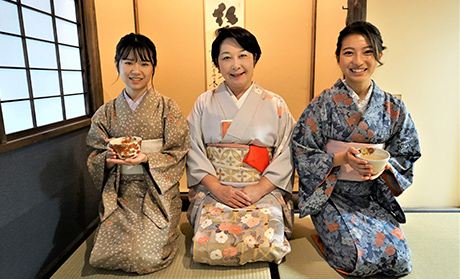 Kimono and tea ceremony experience